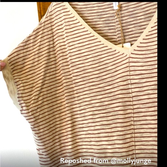 NWOT Wishlist Short Sleeve Top - Picture 2 of 5